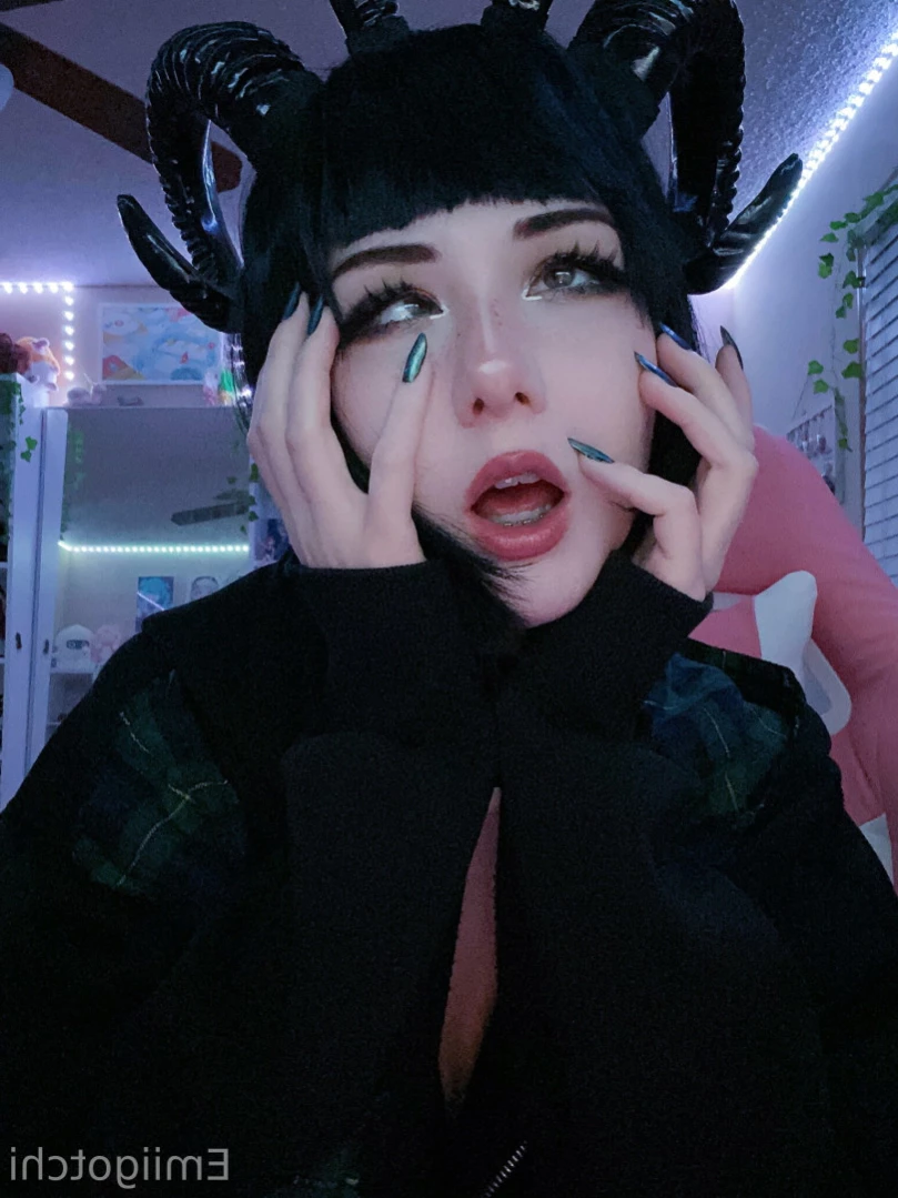 Emi [ emiigotchi ] Onlyfans leaked photo 13553732 on Hotleaks.tv