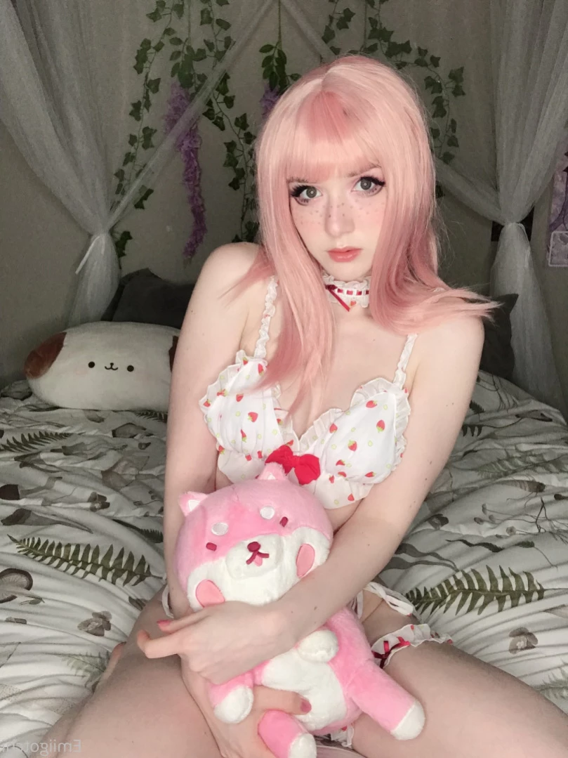 Emi [ emiigotchi ] Onlyfans leaked photo 13800688 on Hotleaks.tv
