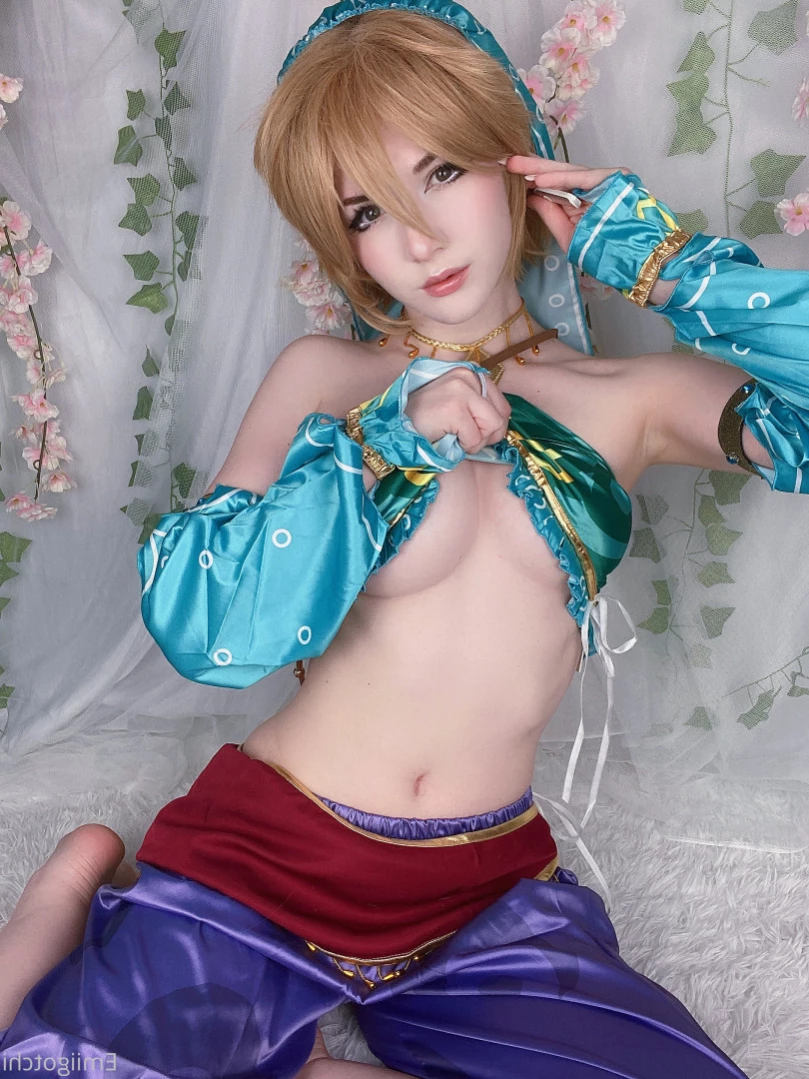 Emi [ emiigotchi ] Onlyfans leaked photo 13815302 on Hotleaks.tv