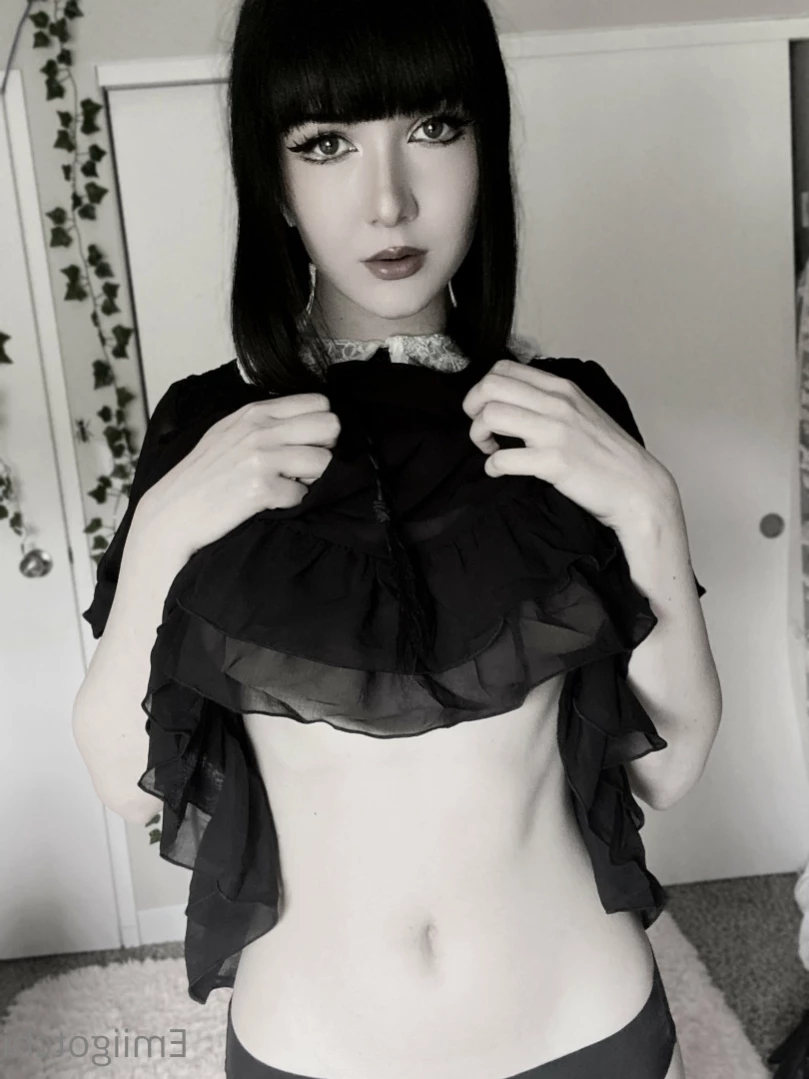 Emi [ emiigotchi ] Onlyfans leaked photo 13961281 on Hotleaks.tv