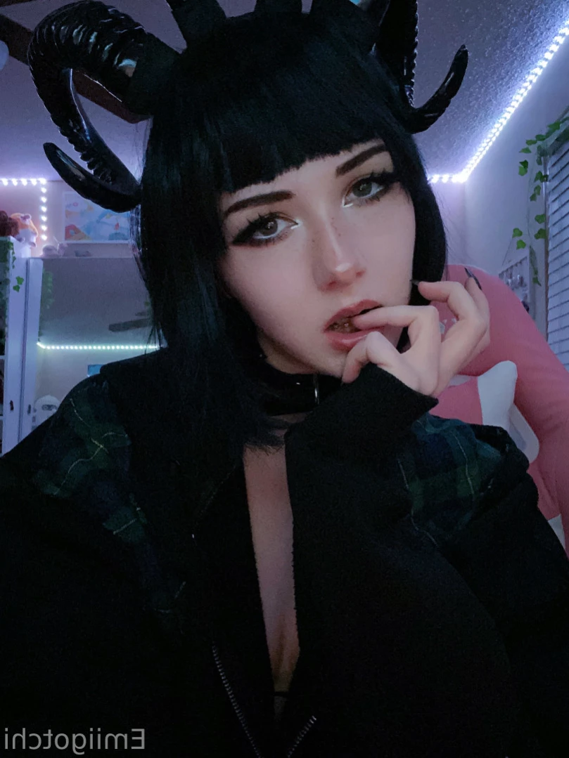 Emi [ emiigotchi ] Onlyfans leaked photo 14008310 on Hotleaks.tv