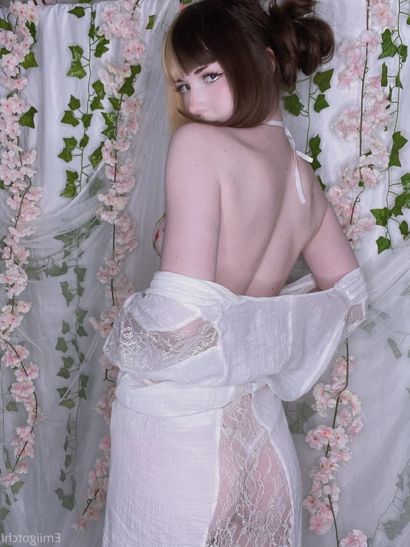 Emi [ emiigotchi ] Onlyfans leaked photo 14615137 on Hotleaks.tv