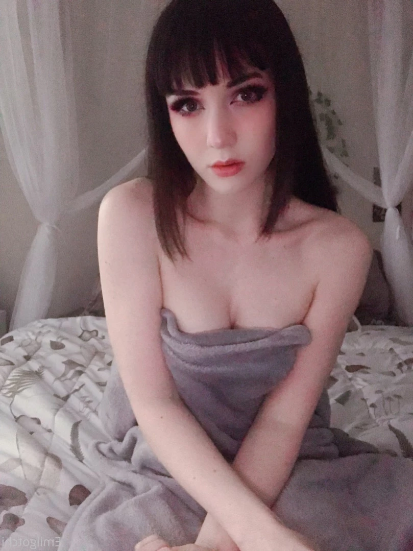 Emi [ emiigotchi ] Onlyfans leaked photo 14821233 on Hotleaks.tv
