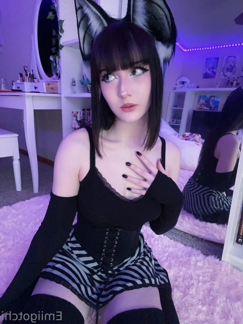 Emi [ emiigotchi ] Onlyfans leaked photo 15018664 on Hotleaks.tv