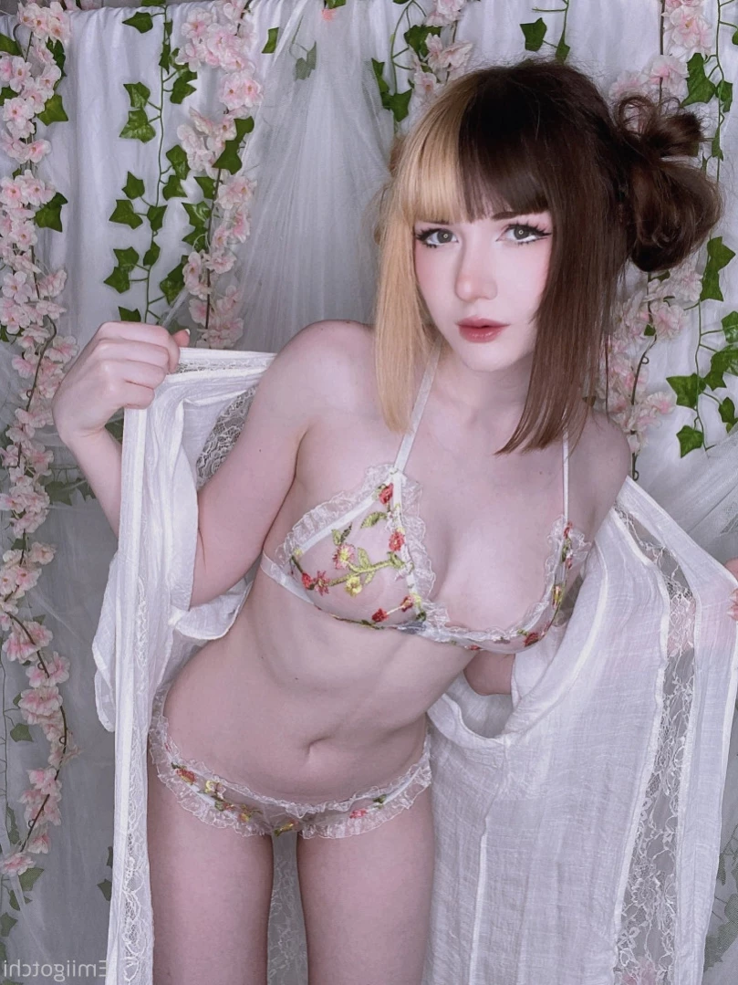 Emi [ emiigotchi ] Onlyfans leaked photo 15161120 on Hotleaks.tv