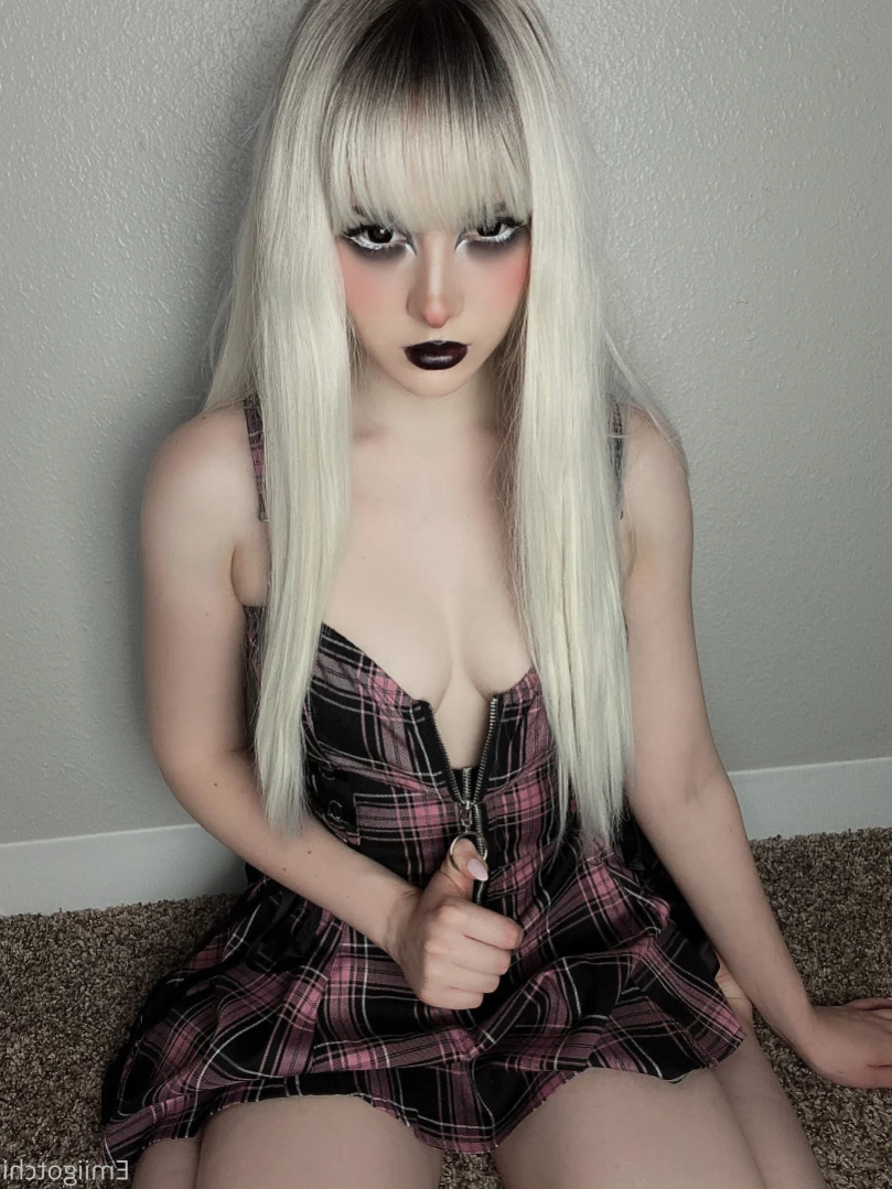 Emi [ emiigotchi ] Onlyfans leaked photo 15637817 on Hotleaks.tv