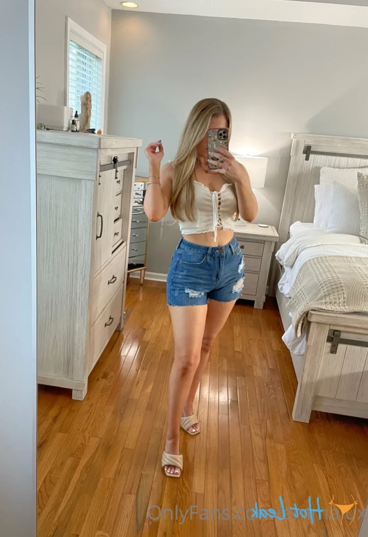 Princess Emma Lux [ emmalux ] Onlyfans leaked photo 13225373 on Hotleaks.tv