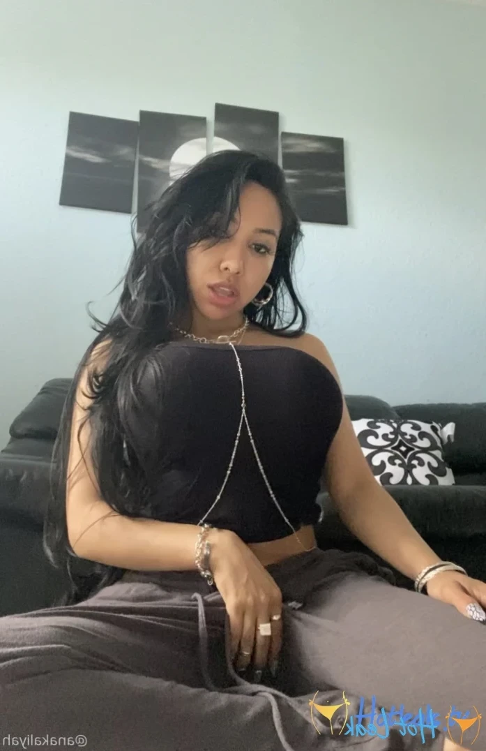 𝗕𝗶𝗴𝗴𝗲𝗿 𝗶𝘀 𝗕𝗲𝘁𝘁𝗲𝗿 [ expanding_kaliyah ] Onlyfans leaked photo 10859086 on Hotleaks.tv