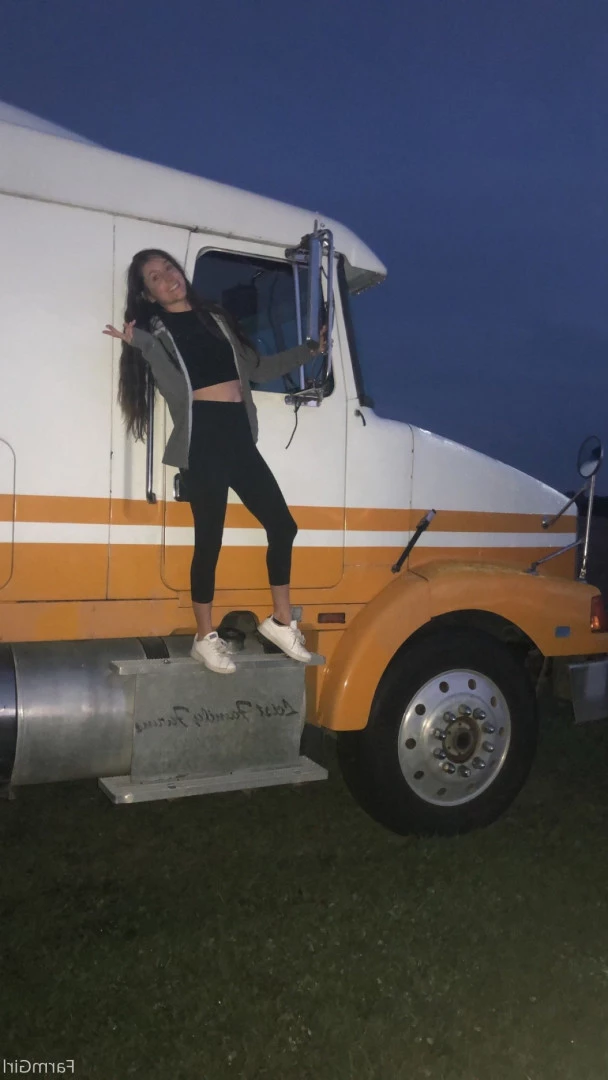 FarmGirl_Elizabeth [ farmgirl ] Onlyfans leaked photo 8567173 on Hotleaks.tv