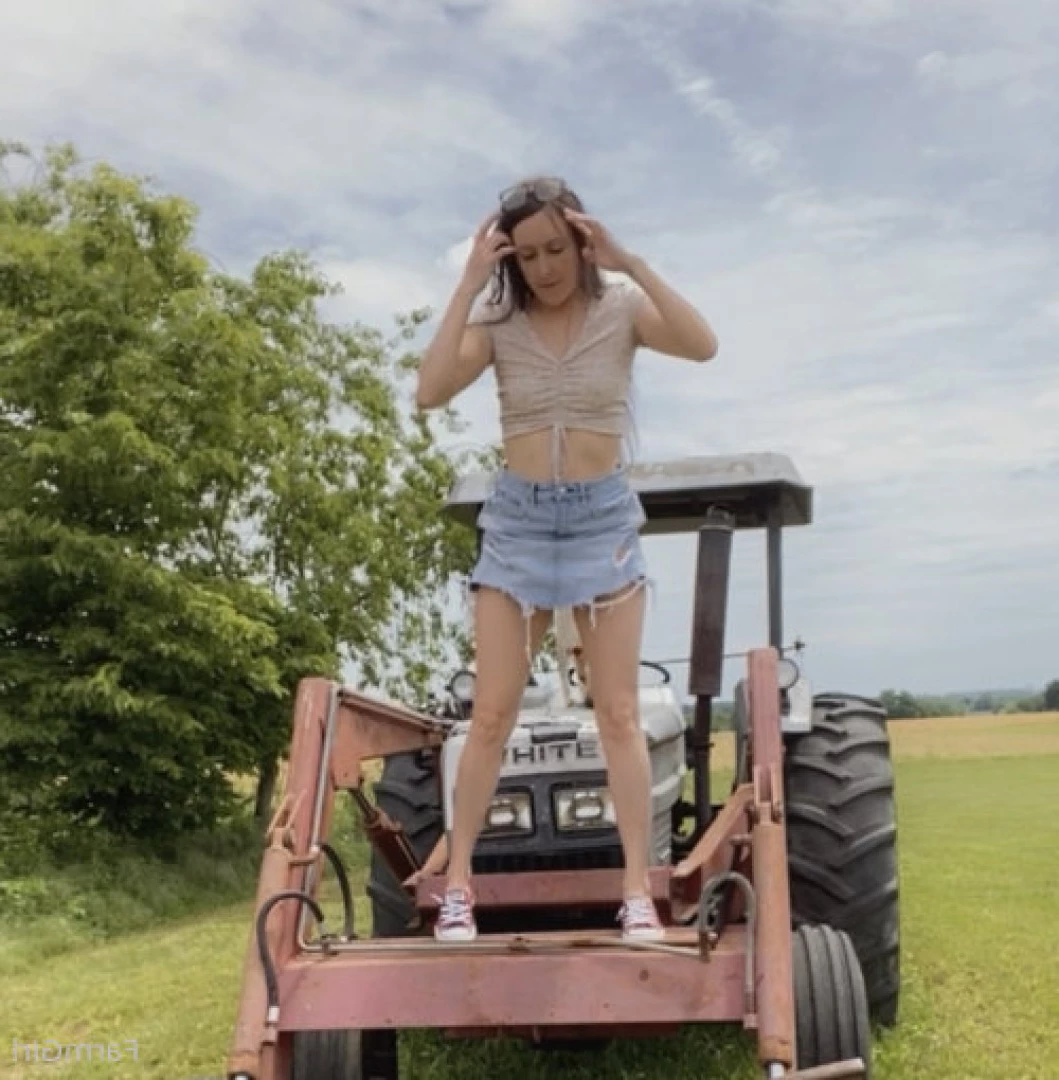 FarmGirl_Elizabeth [ farmgirl ] Onlyfans leaked photo 8568982 on Hotleaks.tv