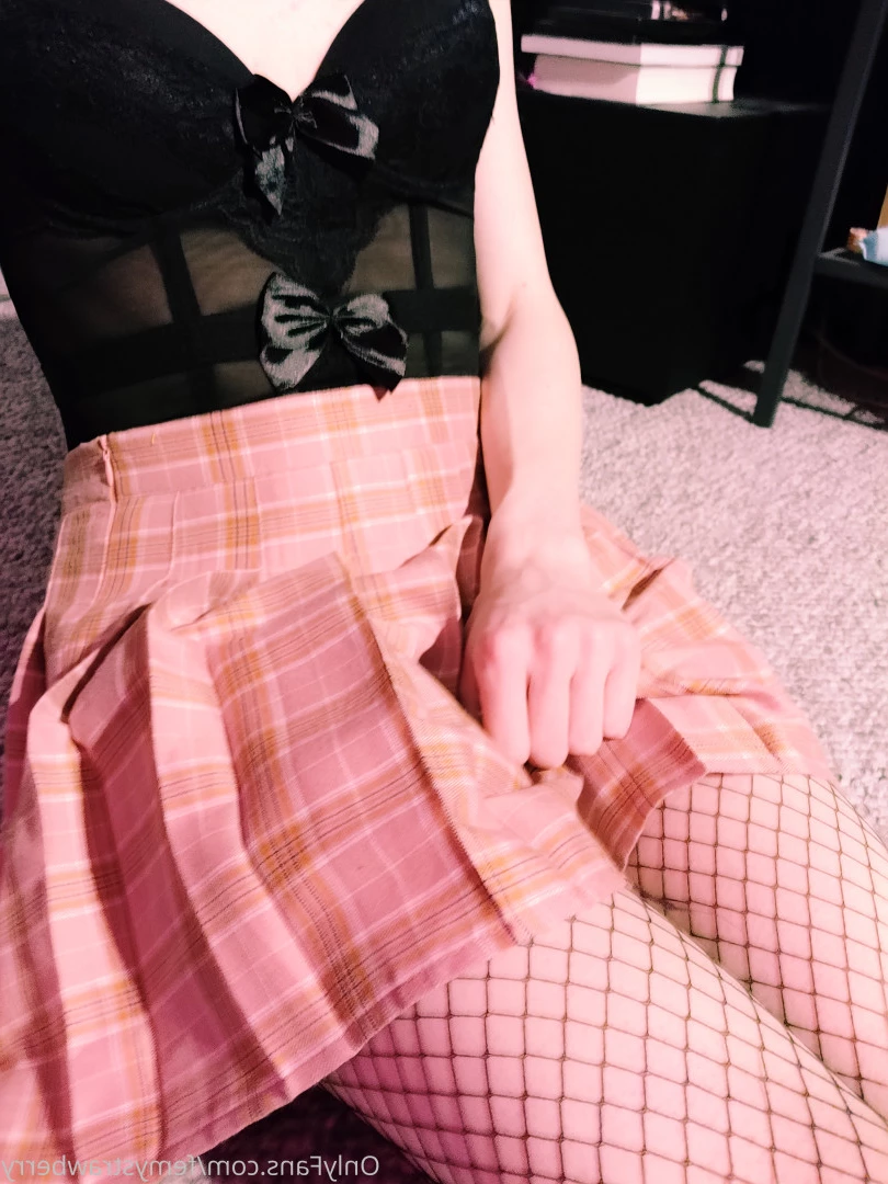 Lil Snarky Berry [ lilsnarkyberry ] Onlyfans leaked photo 8762533 on Hotleaks.tv