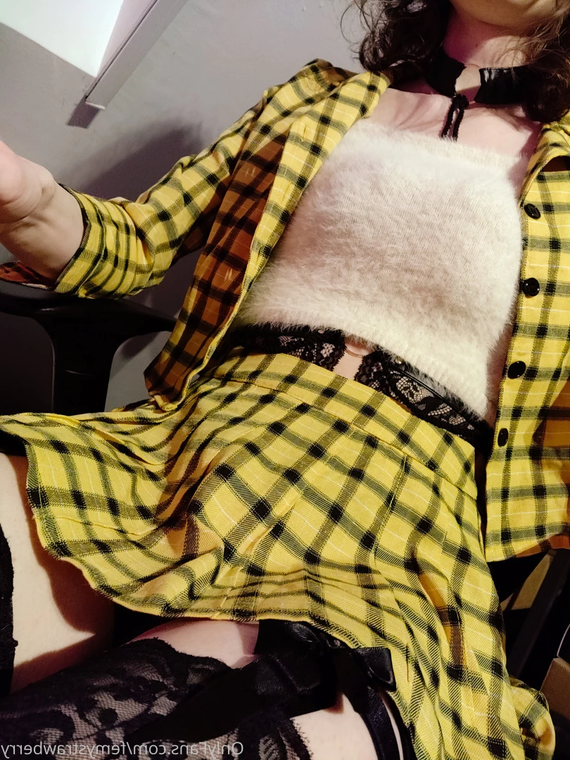 Lil Snarky Berry [ lilsnarkyberry ] Onlyfans leaked photo 8768760 on Hotleaks.tv