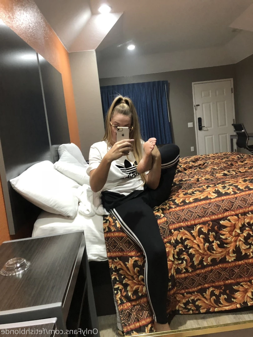 Foot fetish blonde [ fetishblonde ] Onlyfans leaked photo 10208302 on Hotleaks.tv