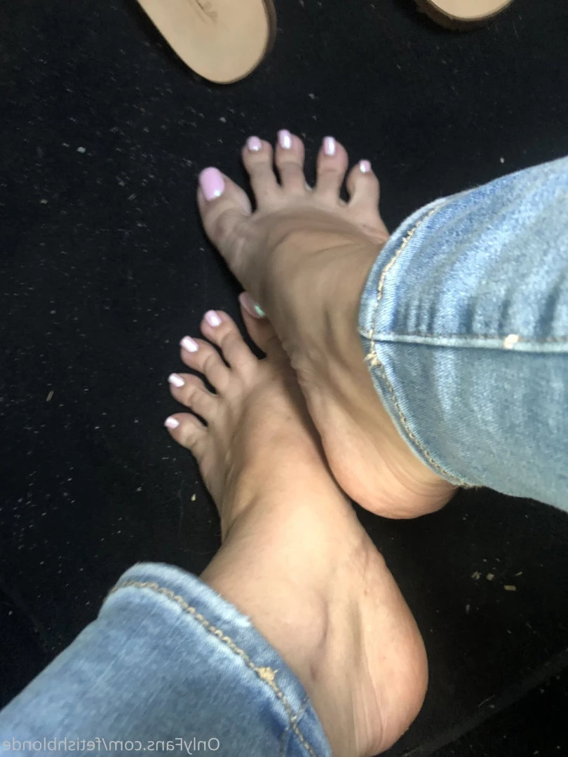 Foot fetish blonde [ fetishblonde ] Onlyfans leaked photo 10208873 on Hotleaks.tv