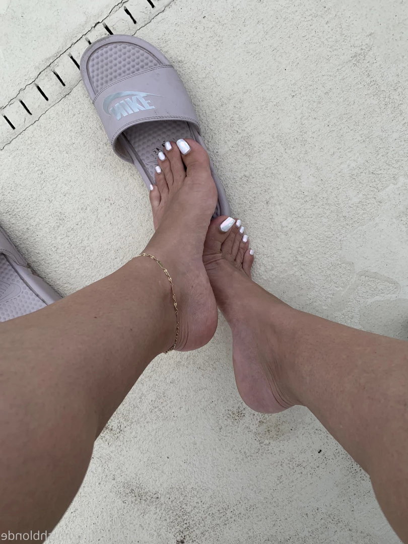 Foot fetish blonde [ fetishblonde ] Onlyfans leaked photo 10209407 on Hotleaks.tv