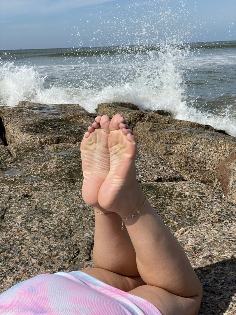Foot fetish blonde [ fetishblonde ] Onlyfans leaked photo 10209551 on Hotleaks.tv