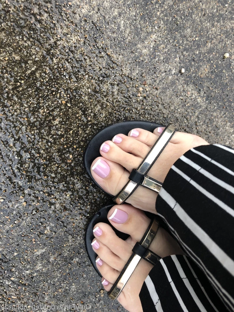 Foot fetish blonde [ fetishblonde ] Onlyfans leaked photo 10209664 on Hotleaks.tv