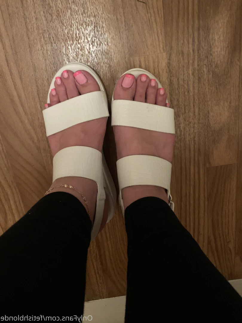 Foot fetish blonde [ fetishblonde ] Onlyfans leaked photo 10210071 on Hotleaks.tv