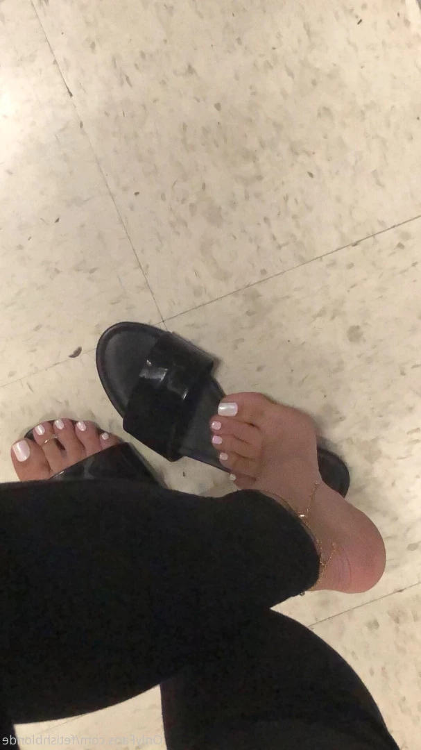 Foot fetish blonde [ fetishblonde ] Onlyfans leaked photo 10210585 on Hotleaks.tv