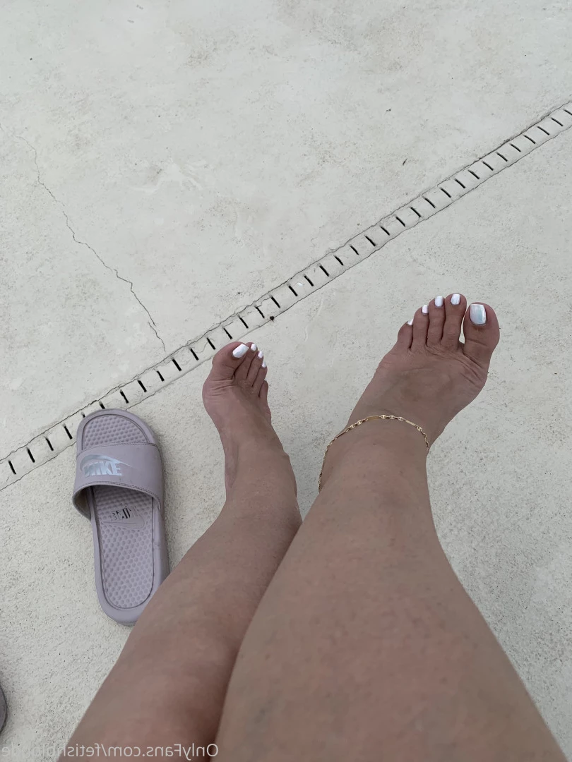 Foot fetish blonde [ fetishblonde ] Onlyfans leaked photo 10211080 on Hotleaks.tv