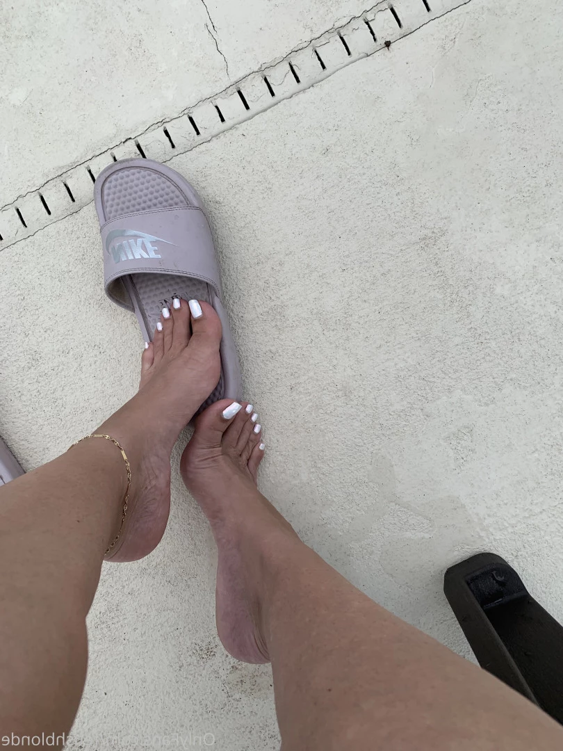 Foot fetish blonde [ fetishblonde ] Onlyfans leaked photo 10211371 on Hotleaks.tv