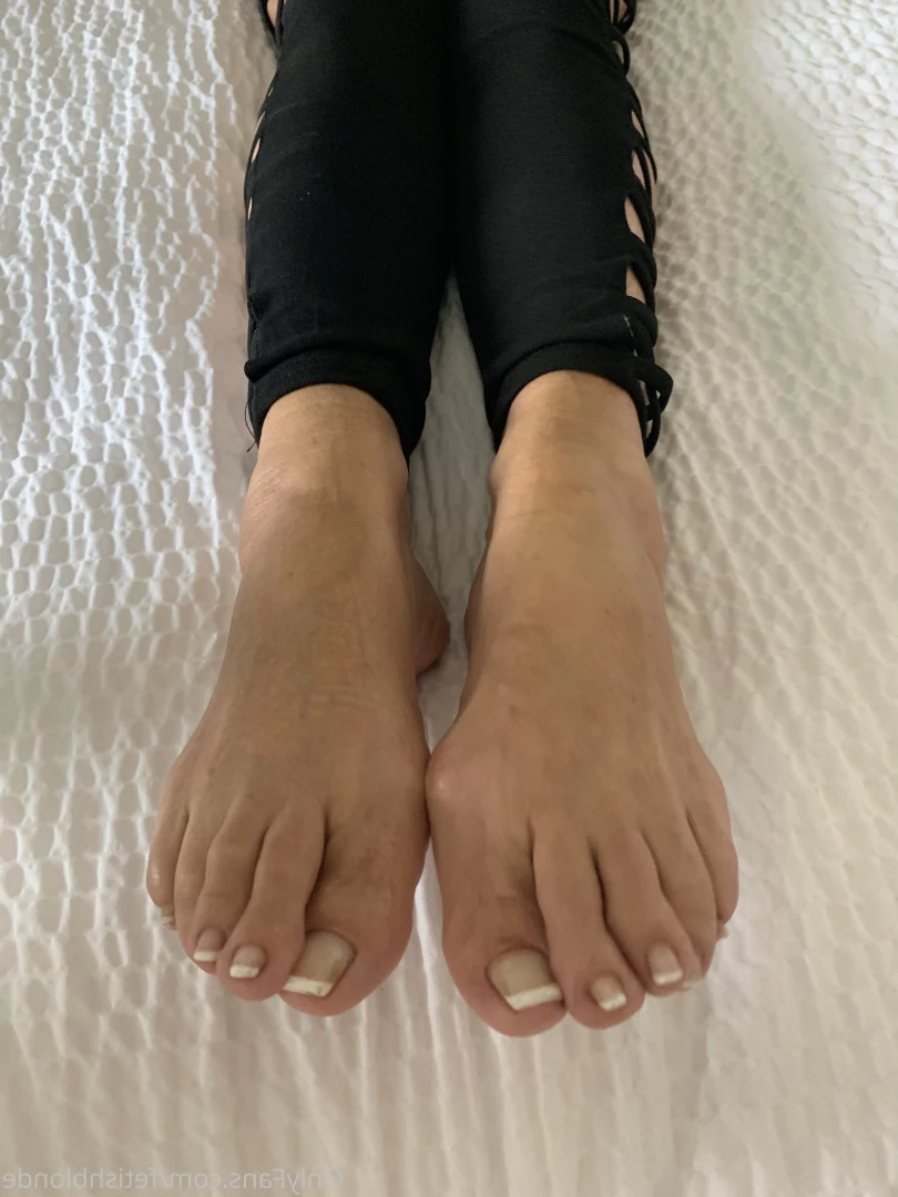 Foot fetish blonde [ fetishblonde ] Onlyfans leaked photo 10211393 on Hotleaks.tv