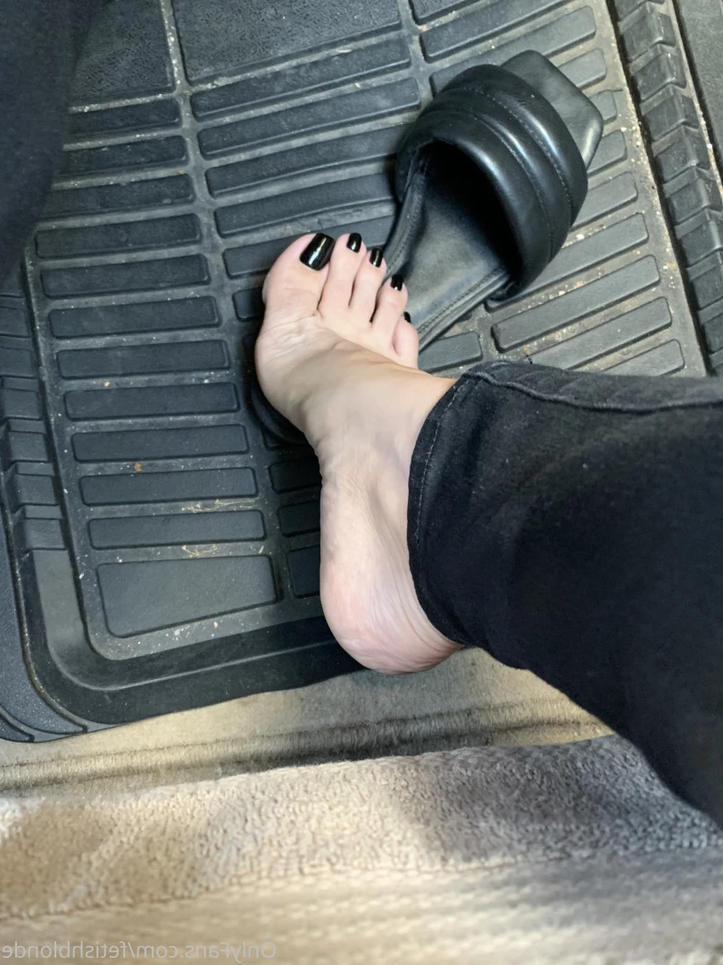 Foot fetish blonde [ fetishblonde ] Onlyfans leaked photo 10212123 on Hotleaks.tv