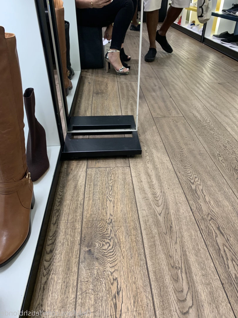 Foot fetish blonde [ fetishblonde ] Onlyfans leaked photo 10212452 on Hotleaks.tv