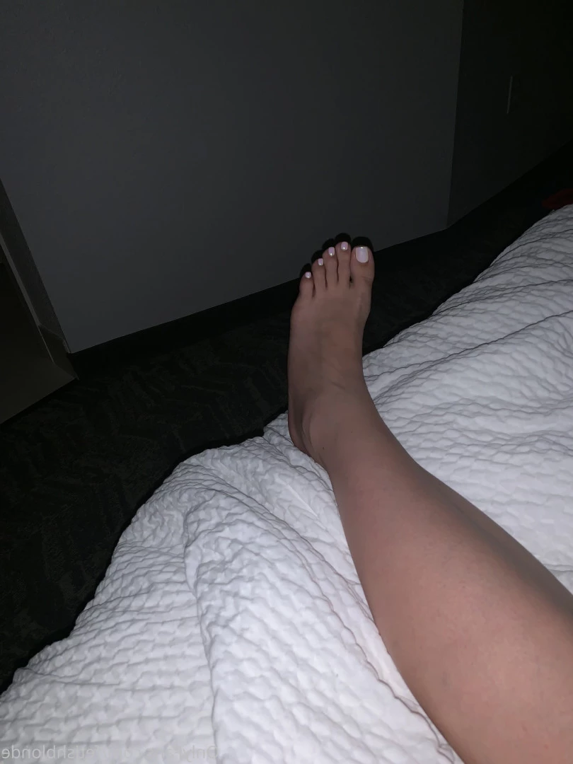 Foot fetish blonde [ fetishblonde ] Onlyfans leaked photo 10212853 on Hotleaks.tv