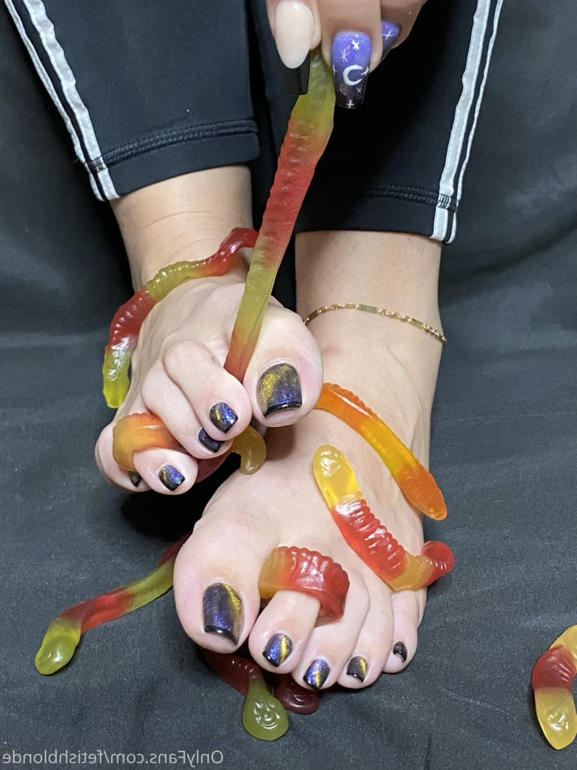 Foot fetish blonde [ fetishblonde ] Onlyfans leaked photo 10213067 on Hotleaks.tv