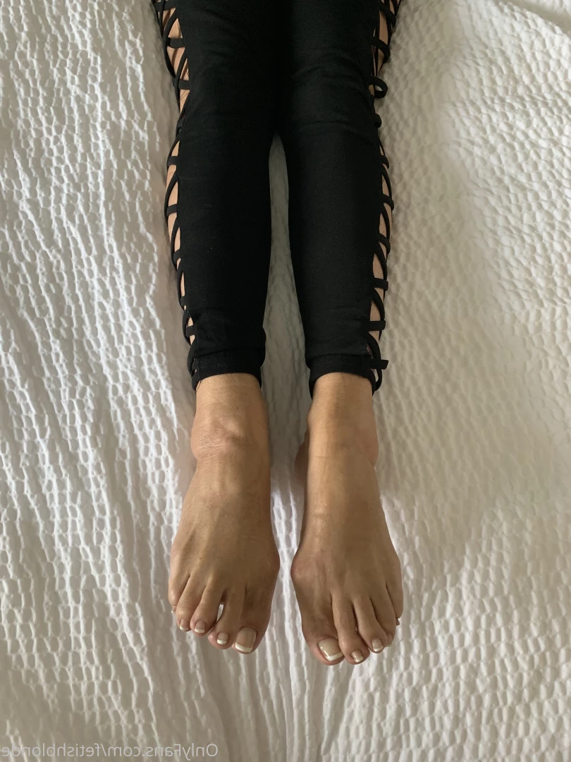 Foot fetish blonde [ fetishblonde ] Onlyfans leaked photo 10213124 on Hotleaks.tv