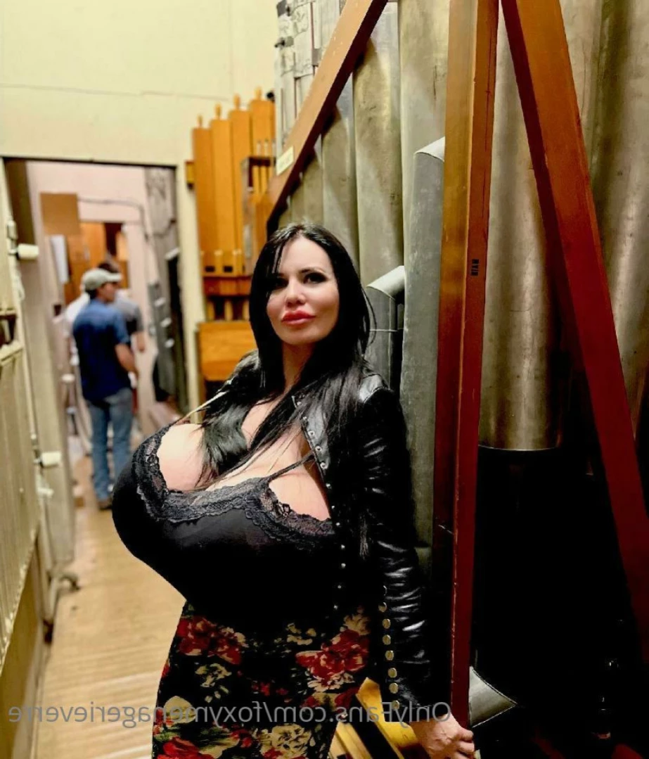 Foxy Menagerie Verre [ foxymenagerieverre ] Onlyfans leaked photo 12249849 on Hotleaks.tv
