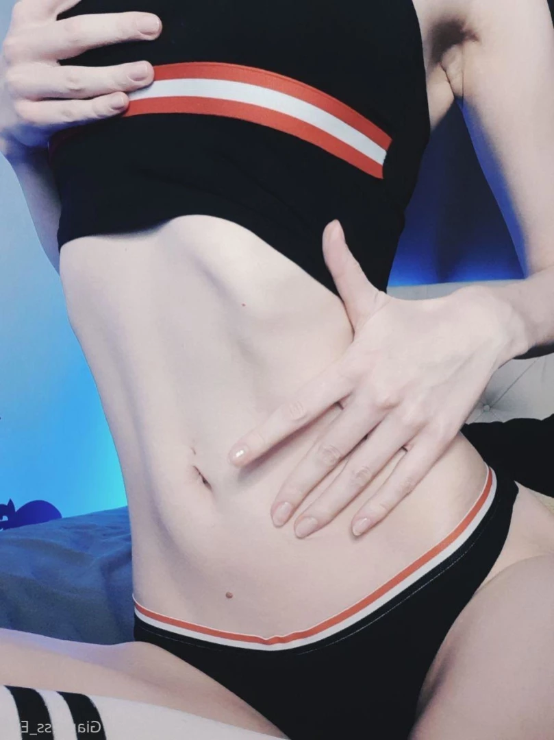 Giantess Eva [ giantess_eva ] Onlyfans leaked photo 12858250 on Hotleaks.tv