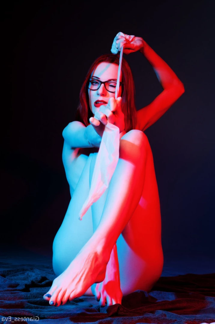 Giantess Eva [ giantess_eva ] Onlyfans leaked photo 12891979 on Hotleaks.tv