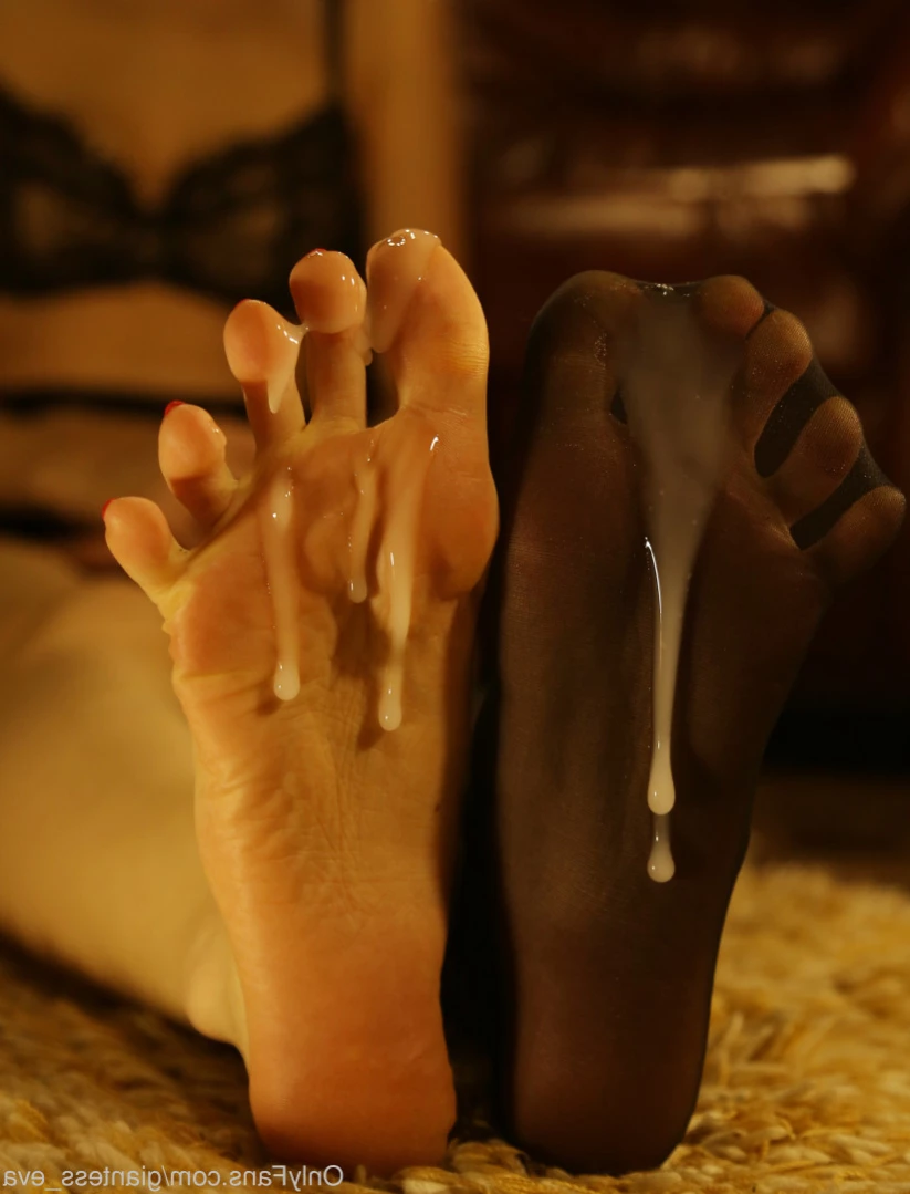 Giantess Eva [ giantess_eva ] Onlyfans leaked photo 13174834 on Hotleaks.tv