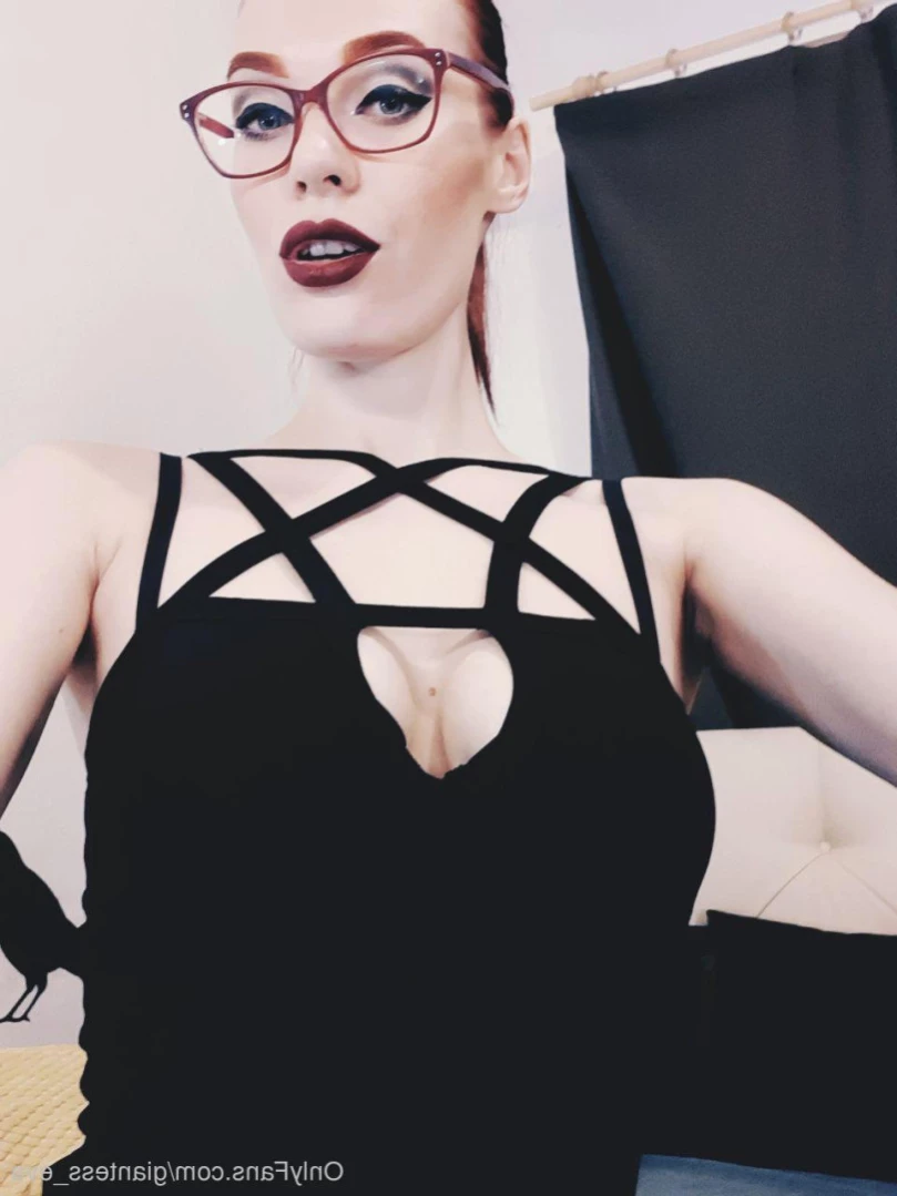 Giantess Eva [ giantess_eva ] Onlyfans leaked photo 13187283 on Hotleaks.tv