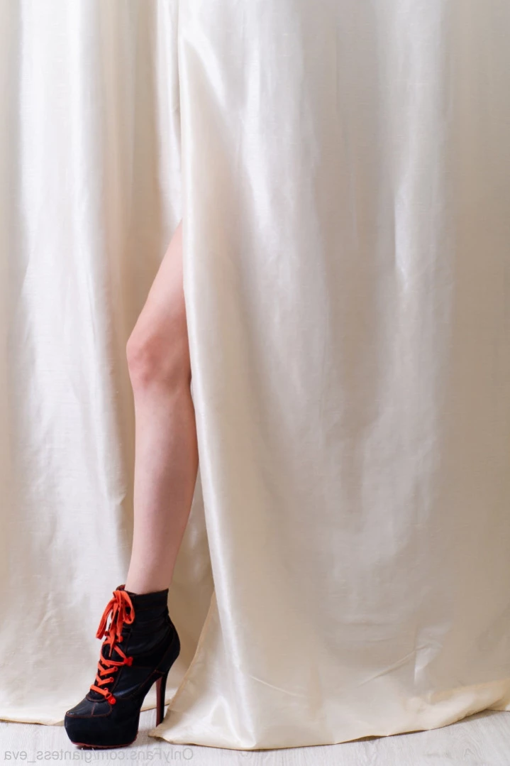 Giantess Eva [ giantess_eva ] Onlyfans leaked photo 13188444 on Hotleaks.tv