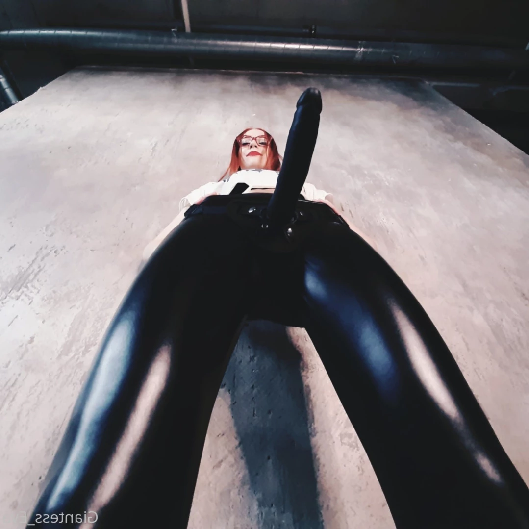 Giantess Eva [ giantess_eva ] Onlyfans leaked photo 13330798 on Hotleaks.tv
