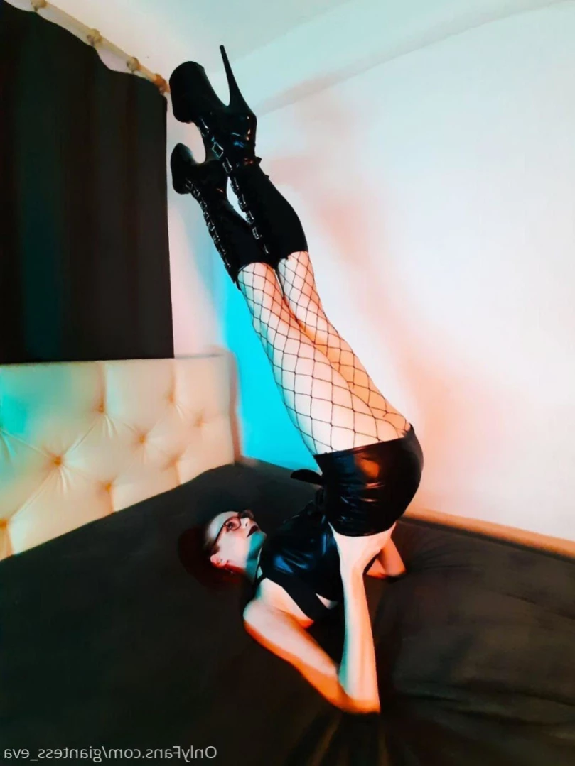 Giantess Eva [ giantess_eva ] Onlyfans leaked photo 13561867 on Hotleaks.tv