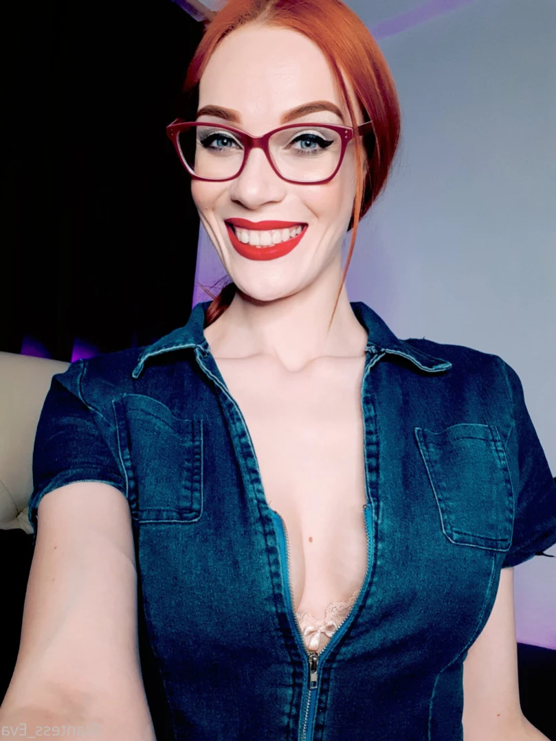 Giantess Eva [ giantess_eva ] Onlyfans leaked photo 13561993 on Hotleaks.tv