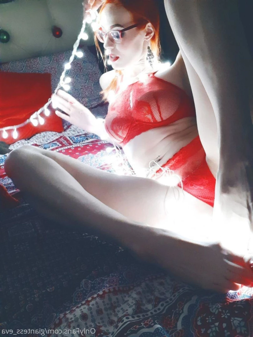 Giantess Eva [ giantess_eva ] Onlyfans leaked photo 13861165 on Hotleaks.tv