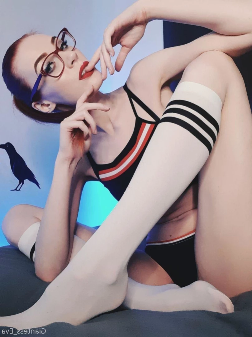 Giantess Eva [ giantess_eva ] Onlyfans leaked photo 13861186 on Hotleaks.tv