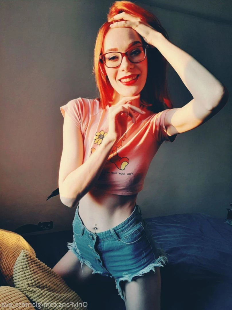 Giantess Eva [ giantess_eva ] Onlyfans leaked photo 14022834 on Hotleaks.tv