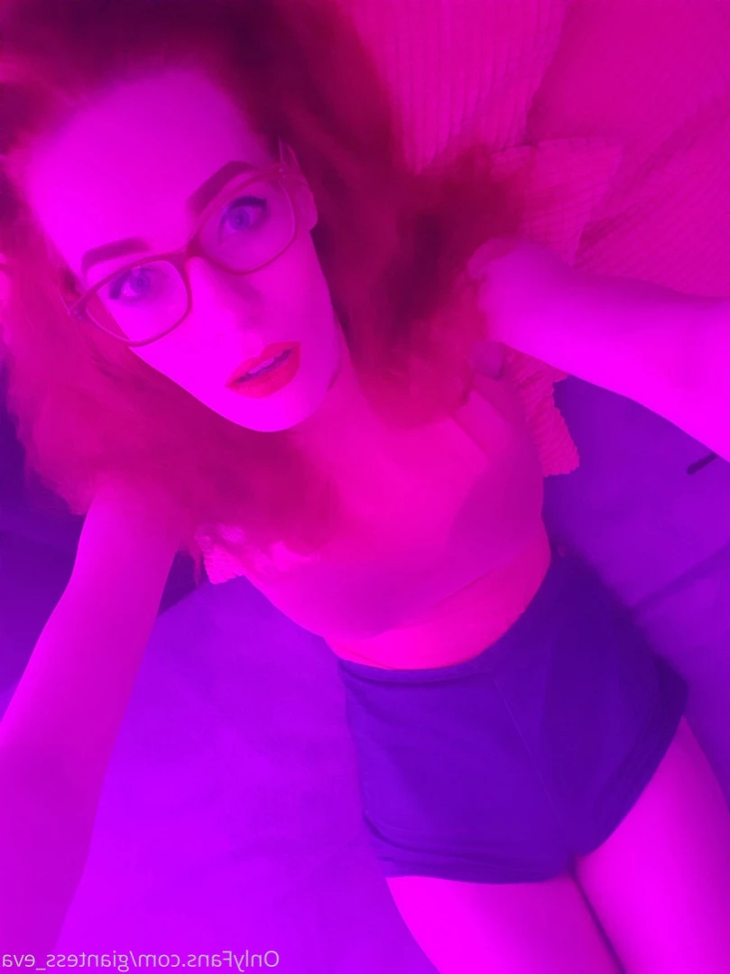 Giantess Eva [ giantess_eva ] Onlyfans leaked photo 14313070 on Hotleaks.tv