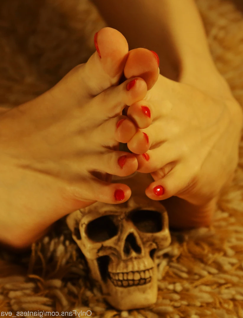 Giantess Eva [ giantess_eva ] Onlyfans leaked photo 14530718 on Hotleaks.tv