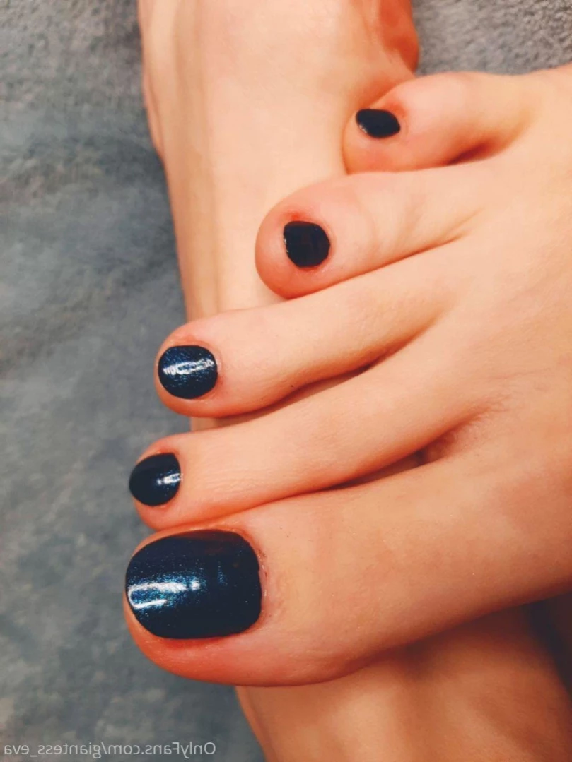 Giantess Eva [ giantess_eva ] Onlyfans leaked photo 14850024 on Hotleaks.tv