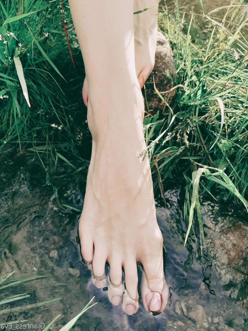 Giantess Eva [ giantess_eva ] Onlyfans leaked photo 15330142 on Hotleaks.tv