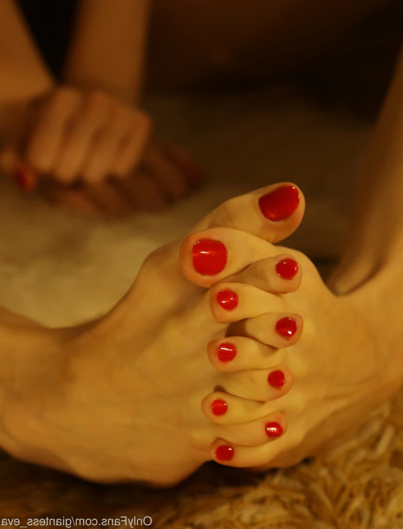 Giantess Eva [ giantess_eva ] Onlyfans leaked photo 15883956 on Hotleaks.tv