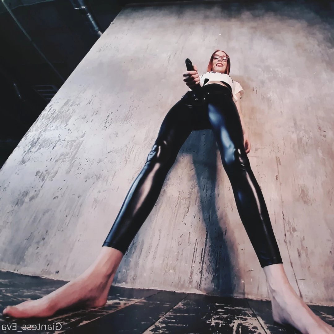 Giantess Eva [ giantess_eva ] Onlyfans leaked photo 16094683 on Hotleaks.tv