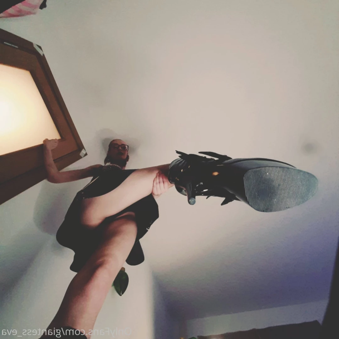 Giantess Eva [ giantess_eva ] Onlyfans leaked photo 16211961 on Hotleaks.tv